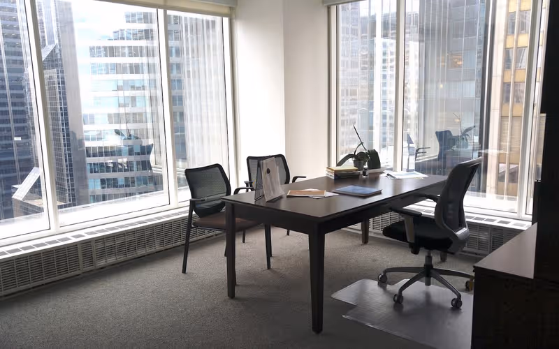 150 S Wacker Dr, Chicago, 5 DESKS 150 S Wacker Dr, Chicago image 1