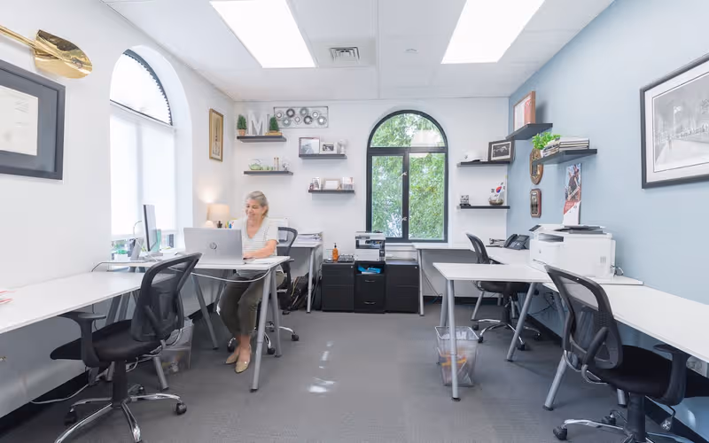 950 N Washington St, Alexandria, 17 DESKS 950 N Washington St, Alexandria image 1