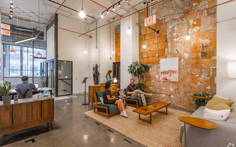 600 W Jackson Blvd, Chicago, 7 DESKS 600 W Jackson Blvd, Chicago image 1