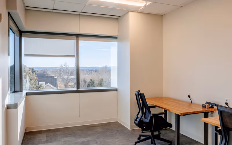 6400 S Fiddlers Green Cir, Greenwood Village, 10 DESKS 6400 S Fiddlers Green Cir, Greenwood Village image 1
