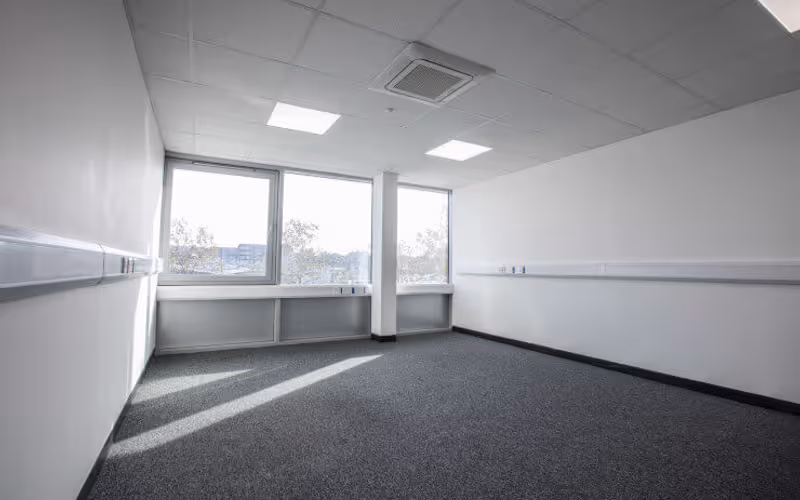 145-147 Boston Road, Ealing, 10 DESKS 145-147 Boston Road, Ealing image 1