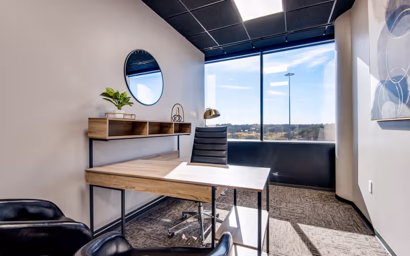 511 East John Carpenter Freeway, Las Colinas, 12 DESKS 511 East John Carpenter Freeway, Las Colinas image 1