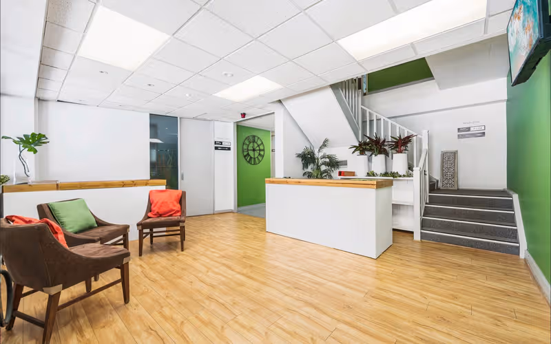 175 Lower Gibbes Street, Roseville, 6 DESKS 175 Lower Gibbes Street, Roseville image 1