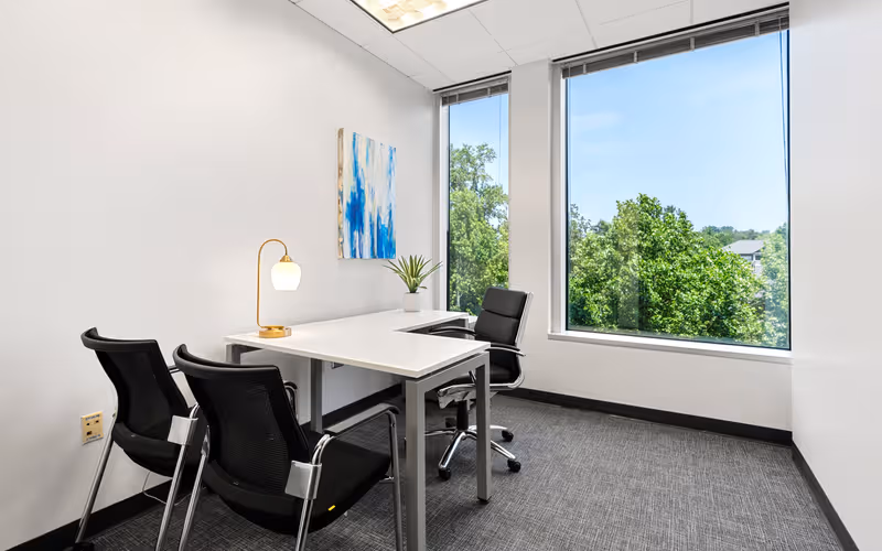 1050 Crown Pointe Parkway, Atlanta, 8 DESKS 1050 Crown Pointe Parkway, Atlanta image 1