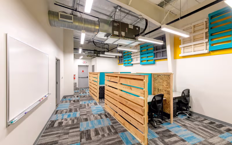 500 E Front St, Arlington, 2 DESKS 500 E Front St, Arlington image 1
