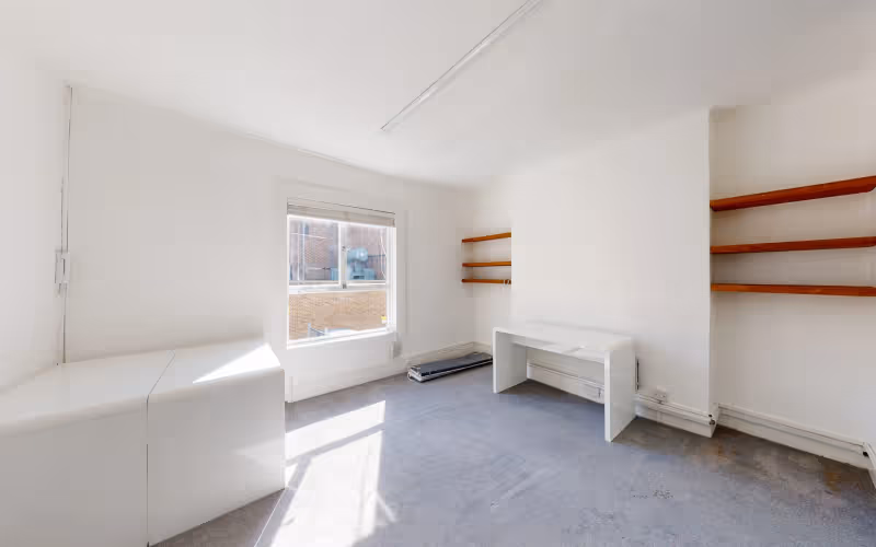35 Eyre Street Hill, Greater London image 1