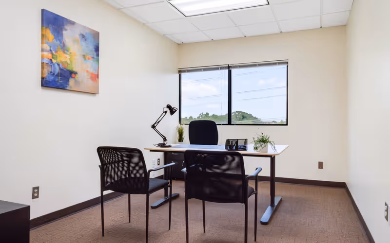 6135 Park South Drive, Charlotte, 7 DESKS 6135 Park South Drive, Charlotte image 1