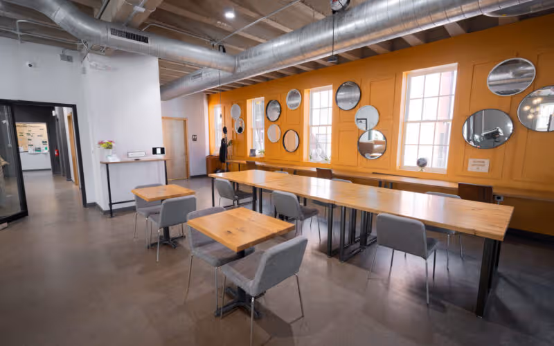 18 E William St, Delaware, 10 DESKS 18 E William St, Delaware image 1