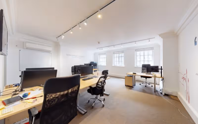 69 King William Street, Greater London, 8 DESKS 69 King William Street, Greater London image 1