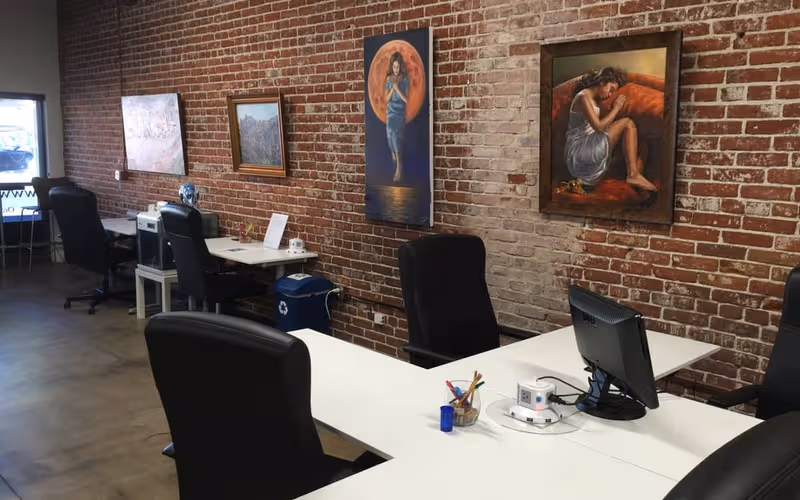 112 E Amerige Ave, Fullerton, 1 DESK 112 E Amerige Ave, Fullerton image 1
