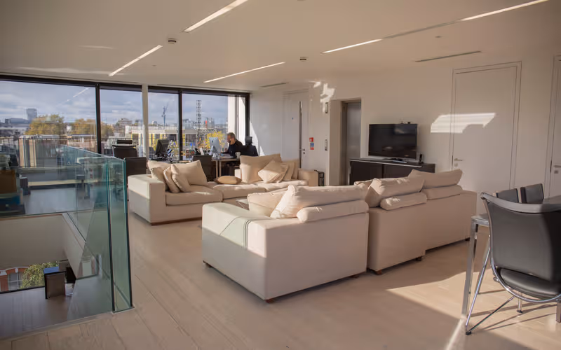 56-60 Saint Johns Street, London, 43 DESKS 56-60 Saint Johns Street, London image 1
