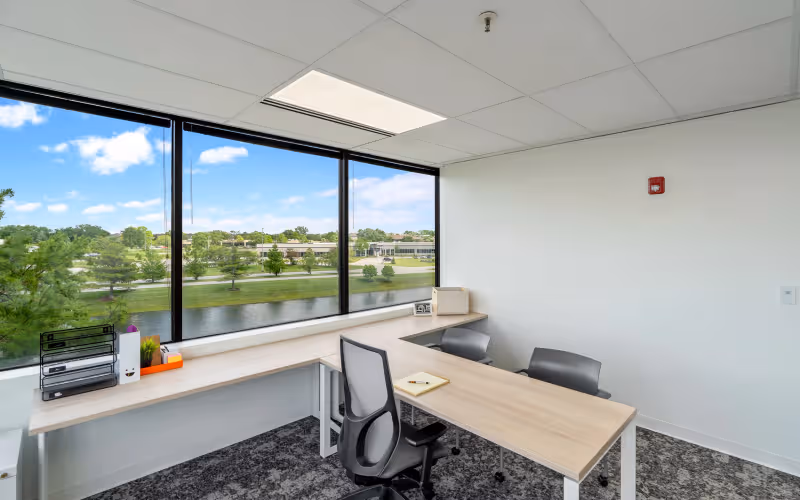 550 Congressional Blvd, Carmel, 4 DESKS 550 Congressional Blvd, Carmel image 1