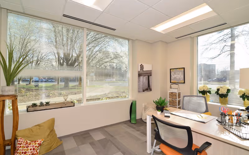 205 Van Buren St, Herndon, 10 DESKS 205 Van Buren St, Herndon image 1