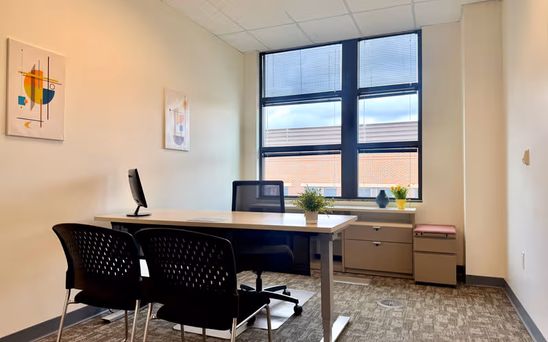 355 S Teller St, Lakewood, 8 DESKS 355 S Teller St, Lakewood image 1