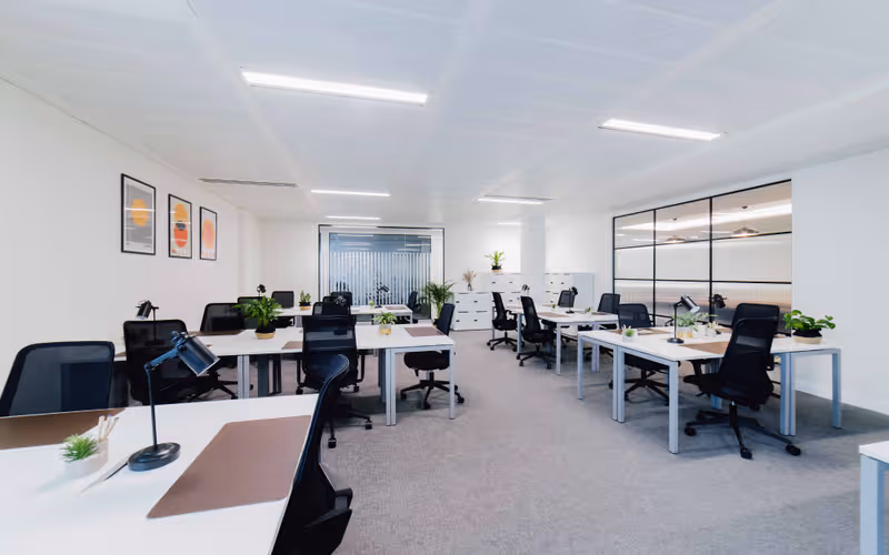 Parkway, Buckinghamshire, 200 DESKS Parkway, Buckinghamshire image 1
