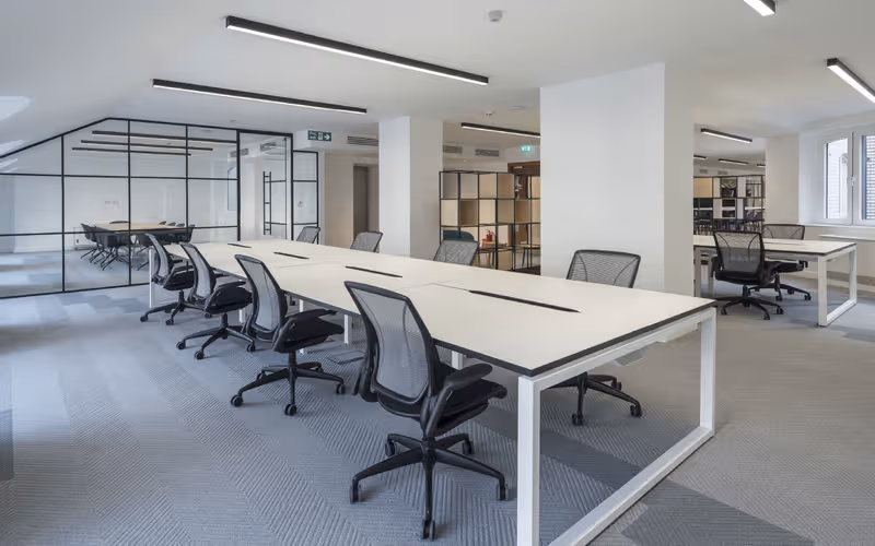 8 Lloyd's Avenue, Greater London image 1