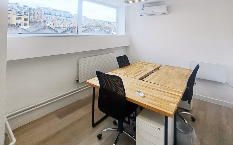 189 Brompton Road, Knightsbridge, 8 DESKS 189 Brompton Road, Knightsbridge image 1