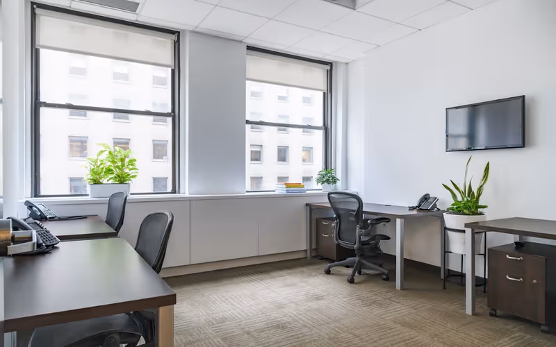 535 5th Ave, New York image 1