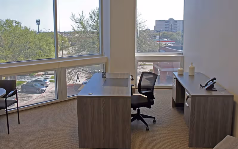 15150 Preston Rd, Dallas, 4 DESKS 15150 Preston Rd, Dallas image 1