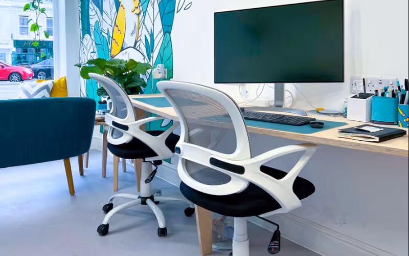 31 Market Place, Wiltshire, 6 DESKS 31 Market Place, Wiltshire image 1