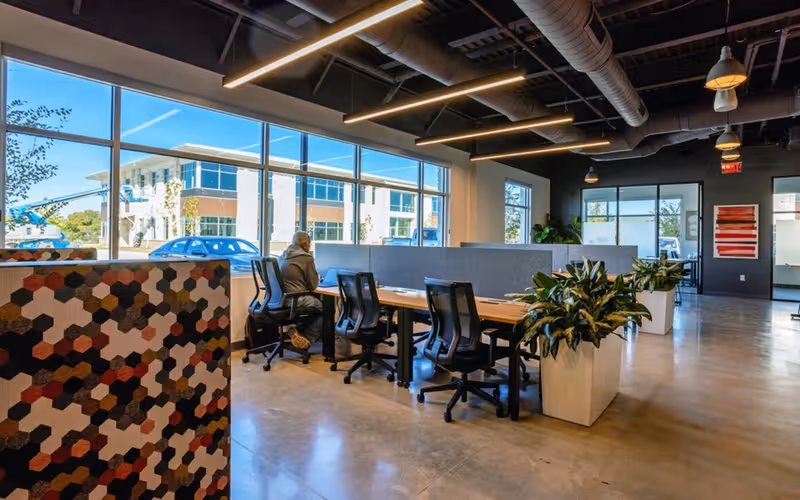 7710 N Fm 620, Austin, 5 DESKS 7710 N Fm 620, Austin image 1
