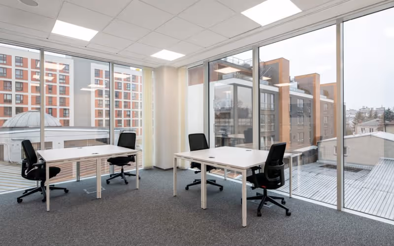 320 Decker Dr, Irving, 50 DESKS 320 Decker Dr, Irving image 1