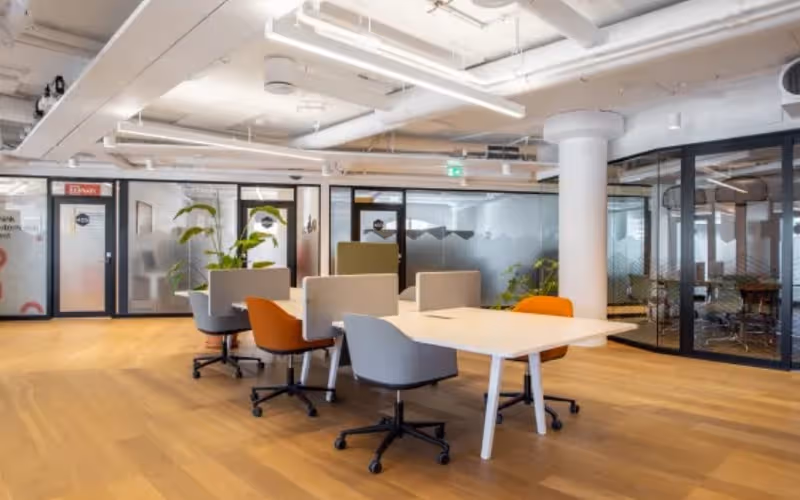 1200 N Ashland Avenue, Chicago, 50 DESKS 1200 N Ashland Avenue, Chicago image 1