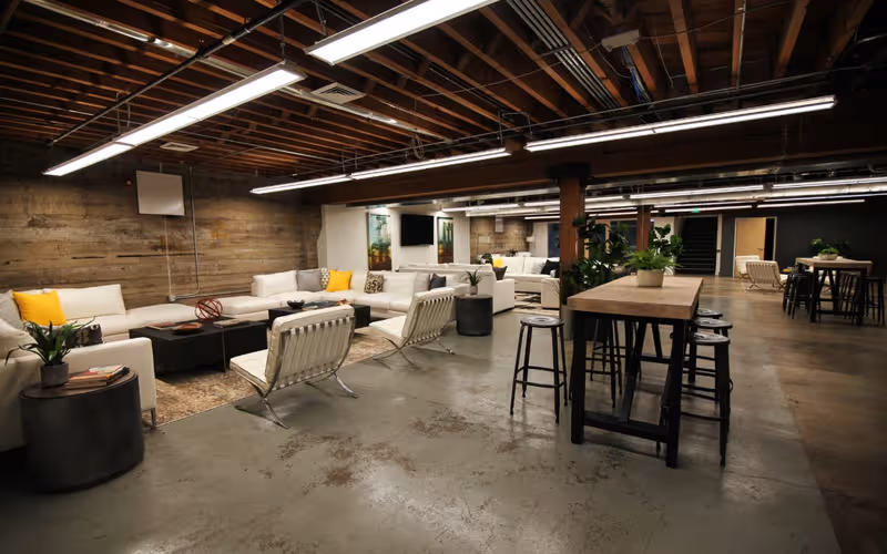 1435 Nw Northrup St, Portland, 50 DESKS 1435 Nw Northrup St, Portland image 1