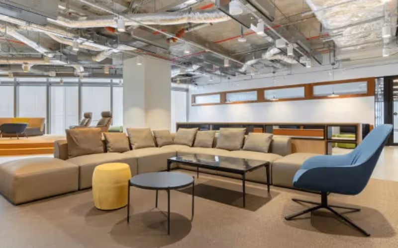 500 W Silver Spring Drive, Glendale, 50 DESKS 500 W Silver Spring Drive, Glendale image 1