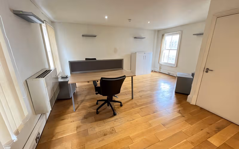14-15 Carlisle Street, Greater London, 24 DESKS 14-15 Carlisle Street, Greater London image 1