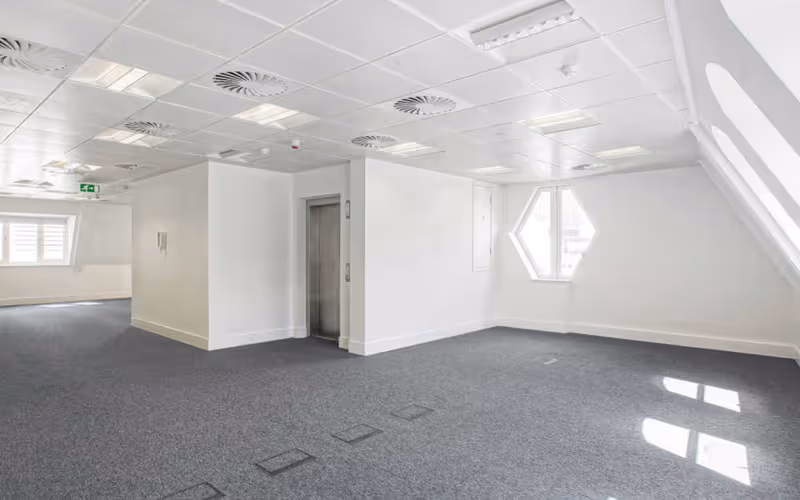 28 King Street, Greater London, 18 DESKS 28 King Street, Greater London image 1