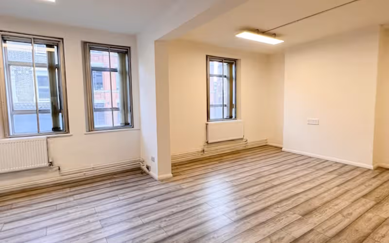 45-55 Commercial Street, Greater London, 12 DESKS 45-55 Commercial Street, Greater London image 1