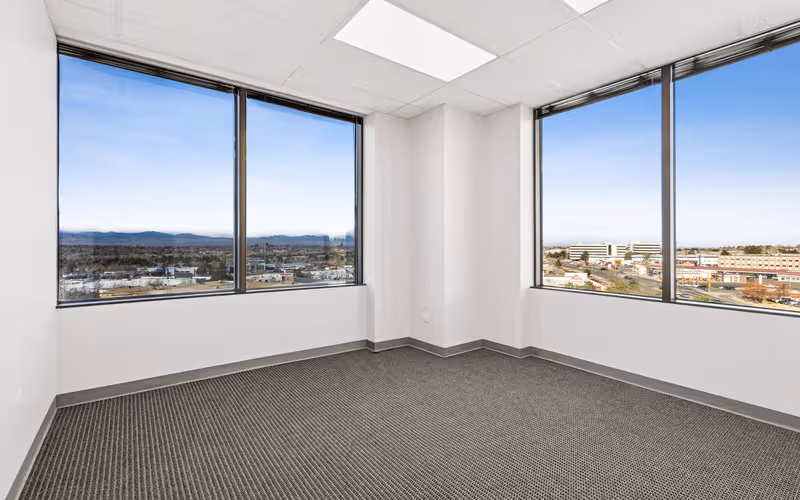 2821-2851 South Parker Road, Aurora, 62 DESKS 2821-2851 South Parker Road, Aurora image 1