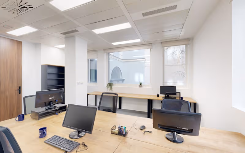 55 Paseo De La Castellana, Madrid, 5 DESKS 55 Paseo De La Castellana, Madrid image 1