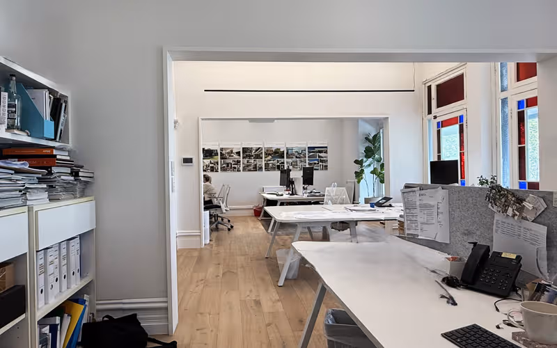 123 Aberdeen Street, Northbridge, 14 DESKS 123 Aberdeen Street, Northbridge image 1