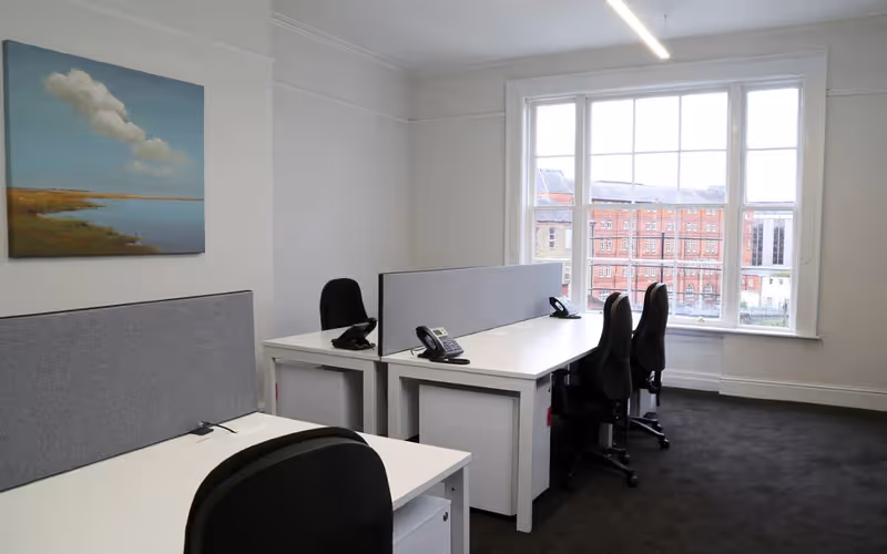 40 Fitzwilliam Square, Dublin, 14 DESKS 40 Fitzwilliam Square, Dublin image 1