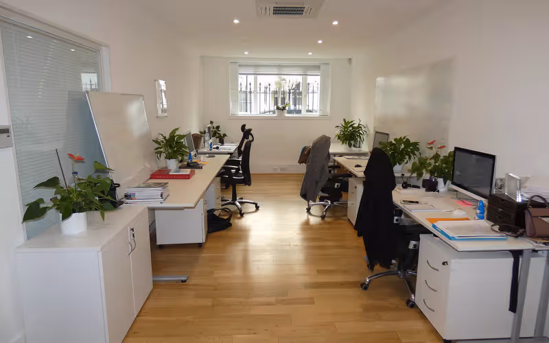 36 Gloucester Avenue, Greater London, 9 DESKS 36 Gloucester Avenue, Greater London image 1