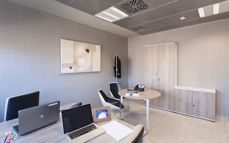 601 Avenida Diagonal, Barcelona, 3 DESKS 601 Avenida Diagonal, Barcelona image 1