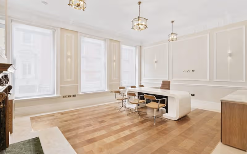 40 South Audley Street, Mayfair, 9 DESKS 40 South Audley Street, Mayfair image 1