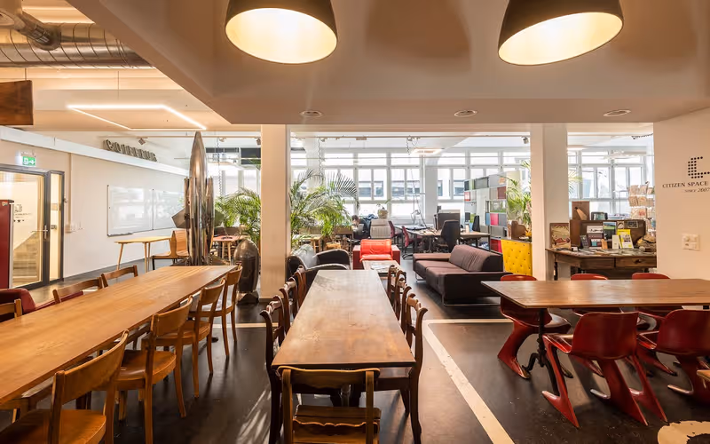 267n Heinrichstrasse, Zürich, 12 DESKS 267n Heinrichstrasse, Zürich image 1