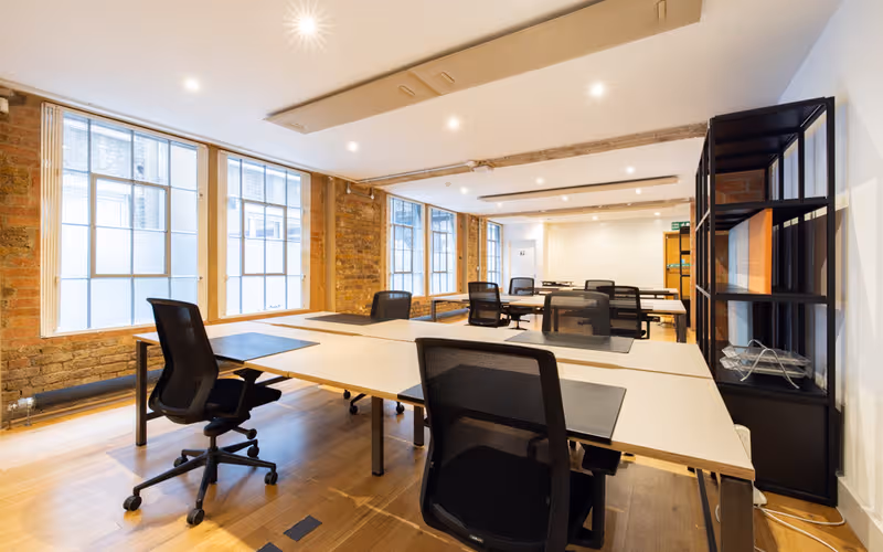 4 Ravey Street, Greater London, 30 DESKS 4 Ravey Street, Greater London image 1