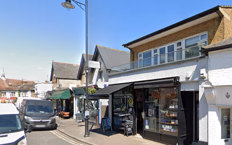 22/24 Elm Road, Leigh On Sea, 5 DESKS 22/24 Elm Road, Leigh On Sea image 1
