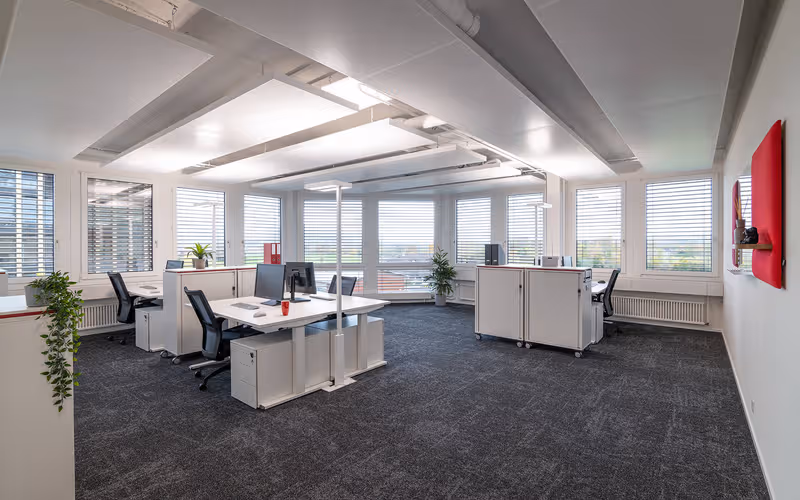12 Neuhofstrasse, Baar, 8 DESKS 12 Neuhofstrasse, Baar image 1