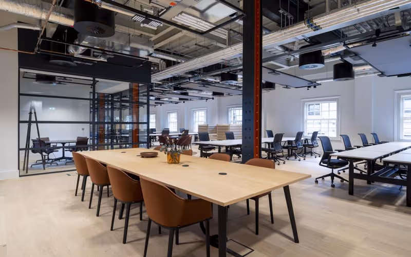 60 Bishops Gate, London, 110 DESKS 60 Bishops Gate, London image 1