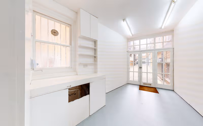 3 Newman Passage, Fitzrovia image 1