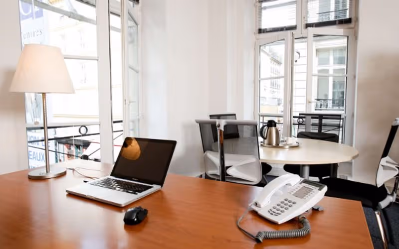 59 Rue Des Petits Champs, Paris, 3 DESKS 59 Rue Des Petits Champs, Paris image 1