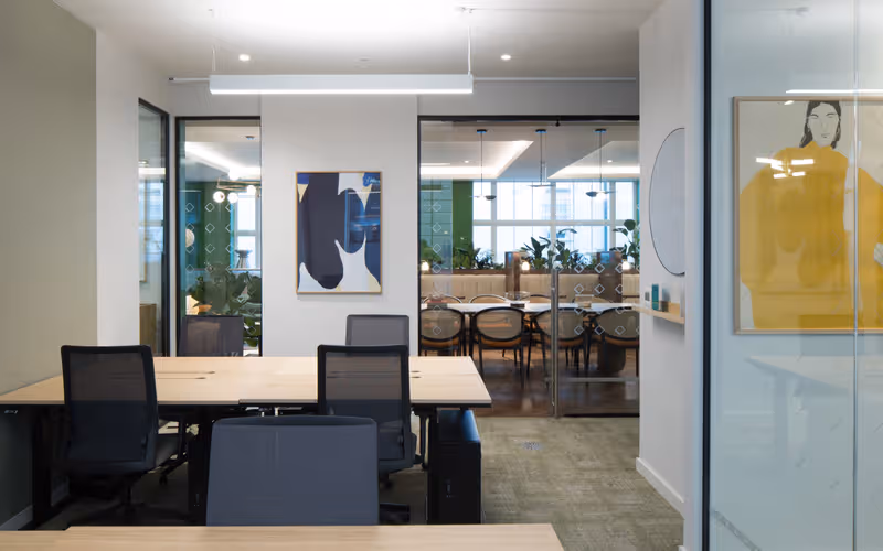 50 Grosvenor Hill, London image 1