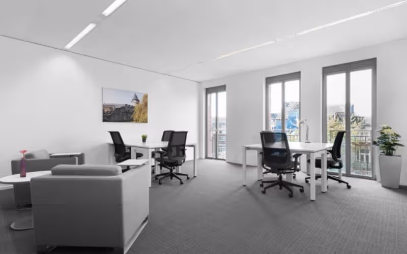 110 E Wayne St, Fort Wayne, 50 DESKS 110 E Wayne St, Fort Wayne image 1