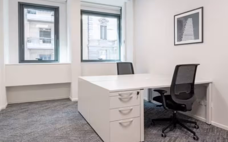 4311 N Ravenswood Avenue, Chicago, 50 DESKS 4311 N Ravenswood Avenue, Chicago image 1