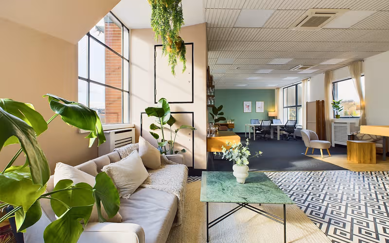 Heathgate Place, Greater London, 4 DESKS Heathgate Place, Greater London image 1